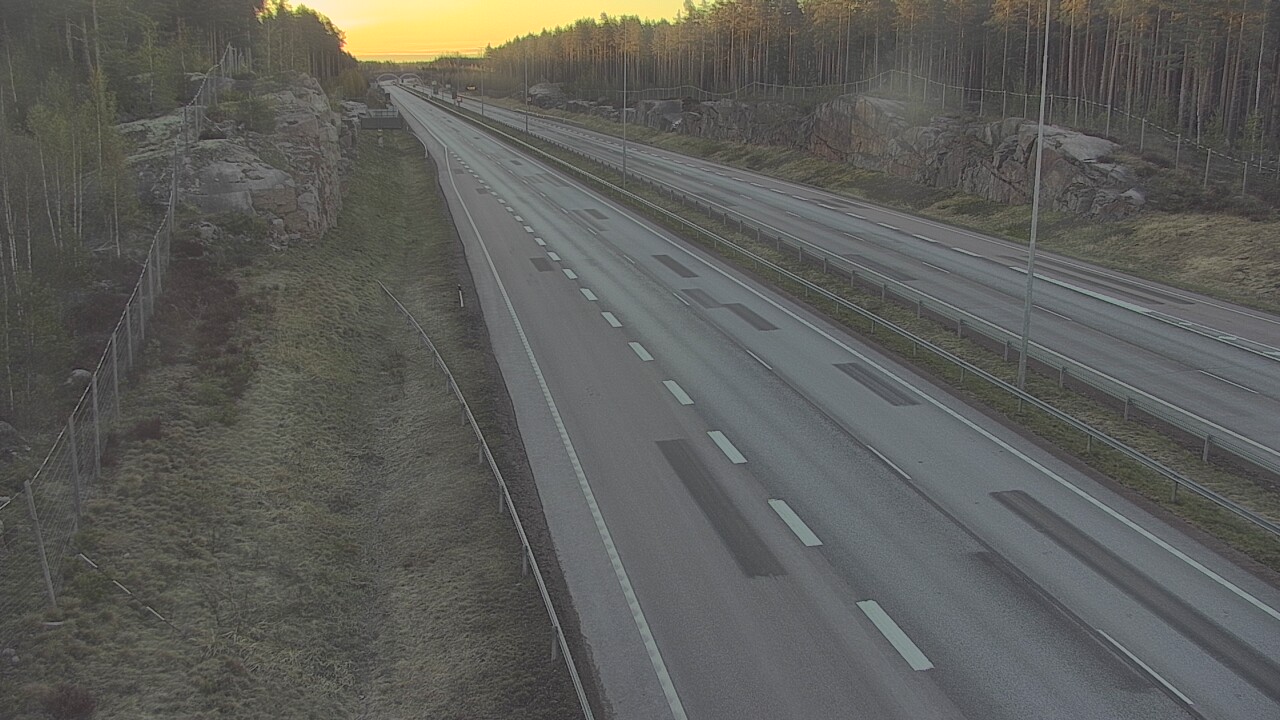 Weather Camera Image Väg 7 Pyttis Markkinamäki, öst, Pyhtää, Kymenlaakso