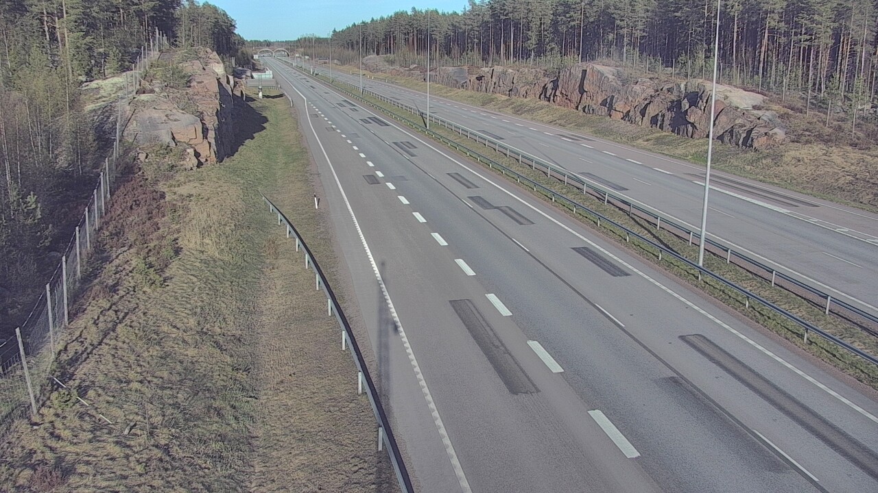 Weather Camera Image Väg 7 Pyttis Markkinamäki, öst, Pyhtää, Kymenlaakso