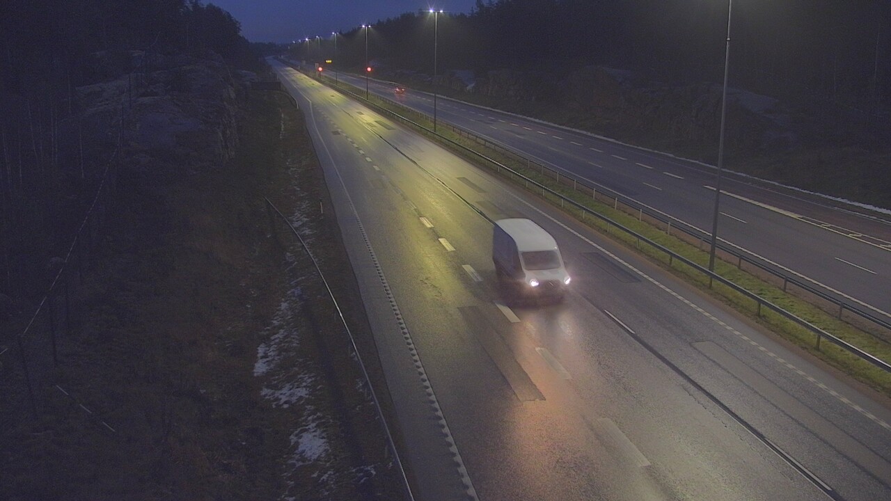 Weather Camera Image Väg 7 Pyttis Markkinamäki, öst, Pyhtää, Kymenlaakso