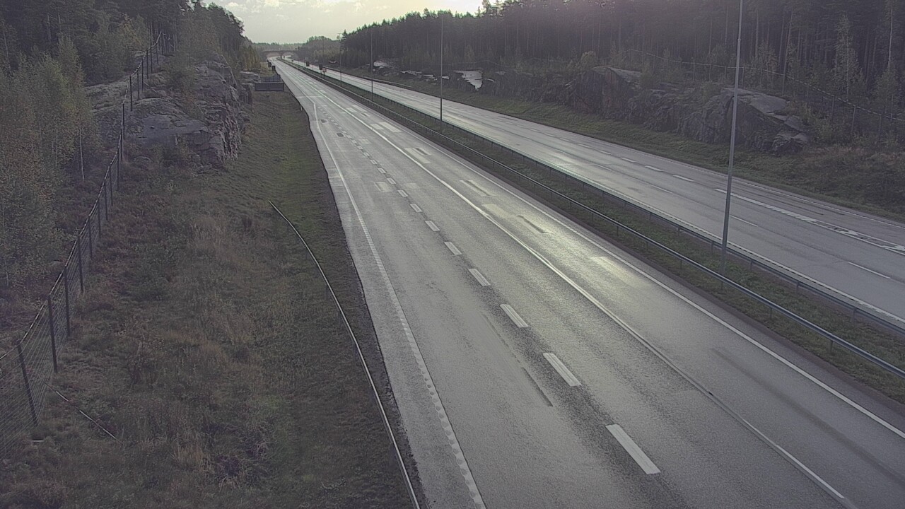 Weather Camera Image Road 7 Pyhtää Markkinamäki, east, Pyhtää, Kymenlaakso