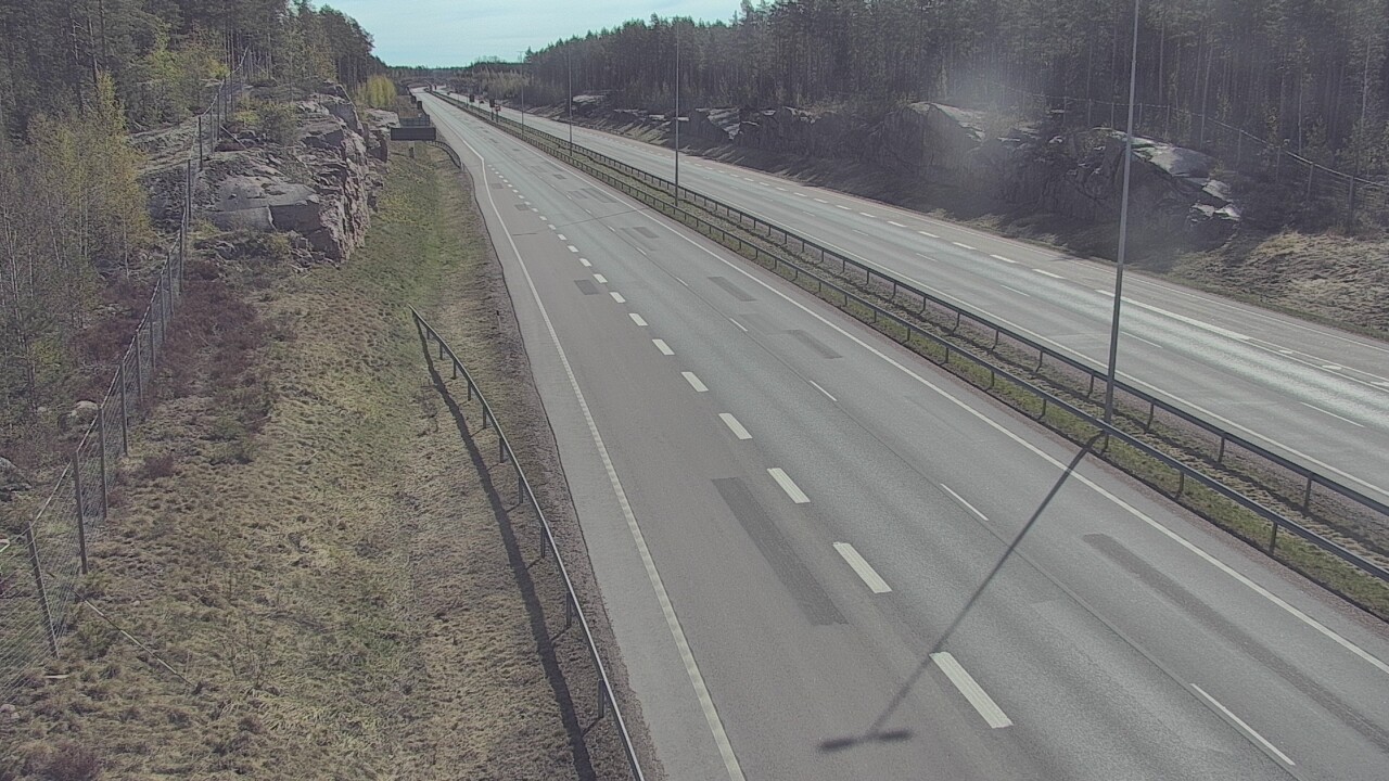 Weather Camera Image Väg 7 Pyttis Markkinamäki, öst, Pyhtää, Kymenlaakso