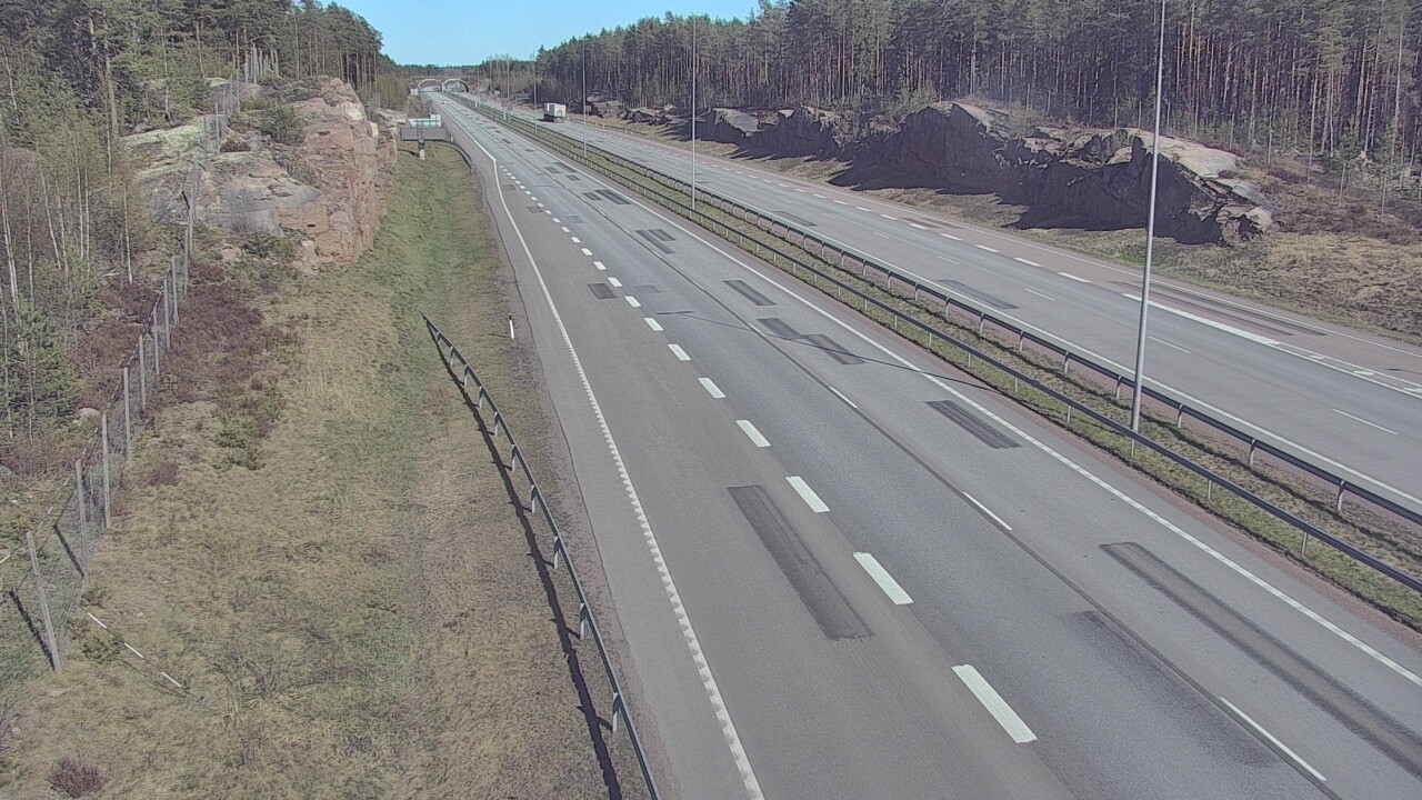 Weather Camera Image Väg 7 Pyttis Markkinamäki, öst, Pyhtää, Kymenlaakso