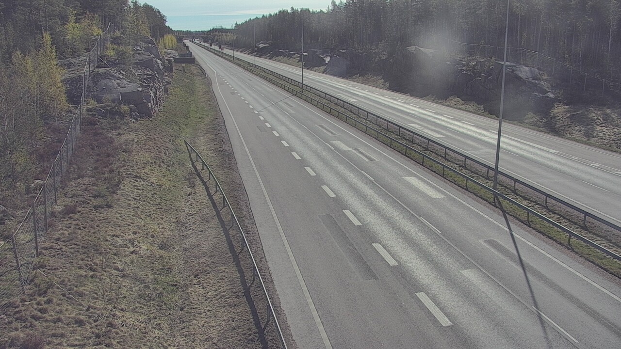 Weather Camera Image Väg 7 Pyttis Markkinamäki, öst, Pyhtää, Kymenlaakso