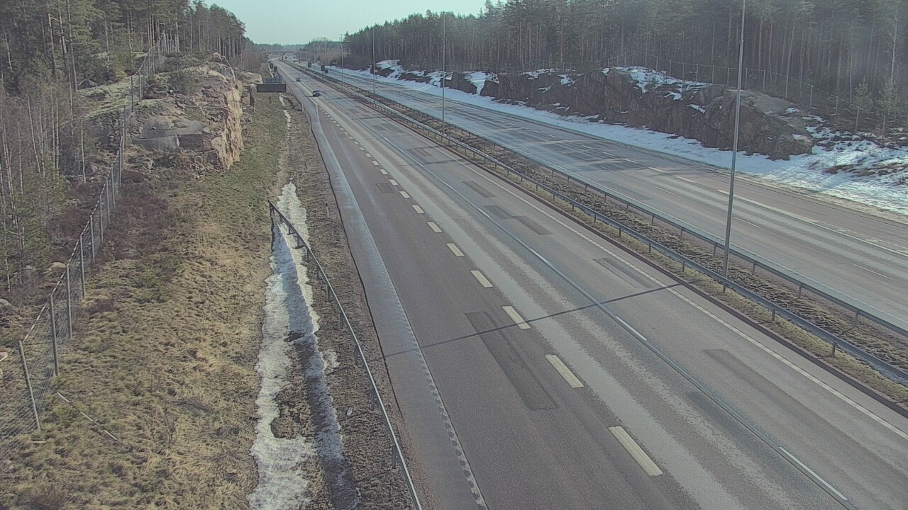 Weather Camera Image Road 7 Pyhtää Markkinamäki, east, Pyhtää, Kymenlaakso