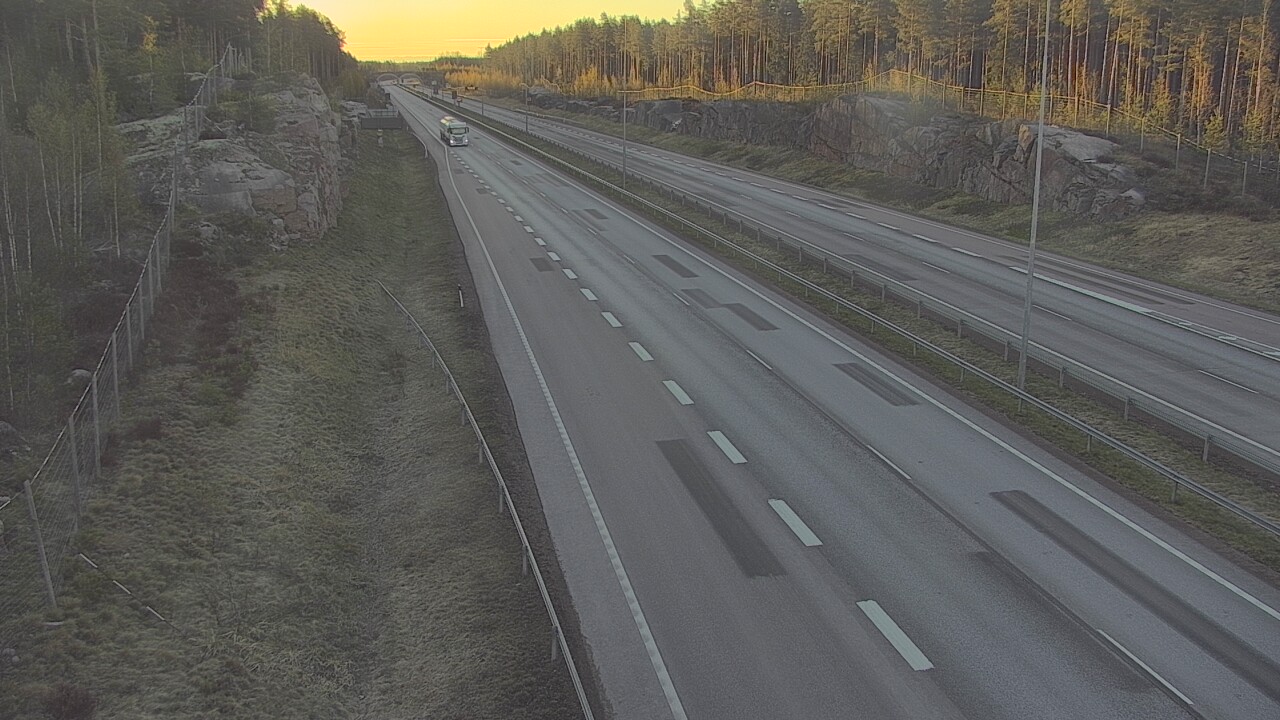 Weather Camera Image Väg 7 Pyttis Markkinamäki, öst, Pyhtää, Kymenlaakso