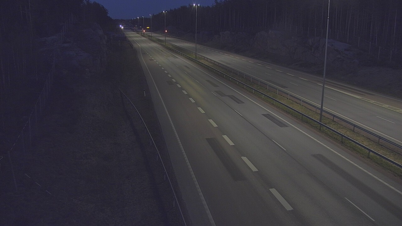 Weather Camera Image Väg 7 Pyttis Markkinamäki, öst, Pyhtää, Kymenlaakso