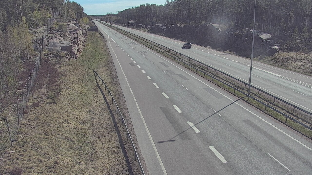 Weather Camera Image Väg 7 Pyttis Markkinamäki, öst, Pyhtää, Kymenlaakso