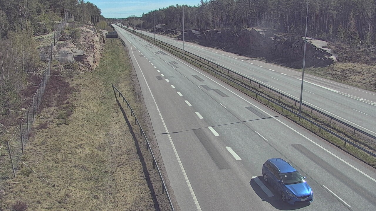 Weather Camera Image Väg 7 Pyttis Markkinamäki, öst, Pyhtää, Kymenlaakso