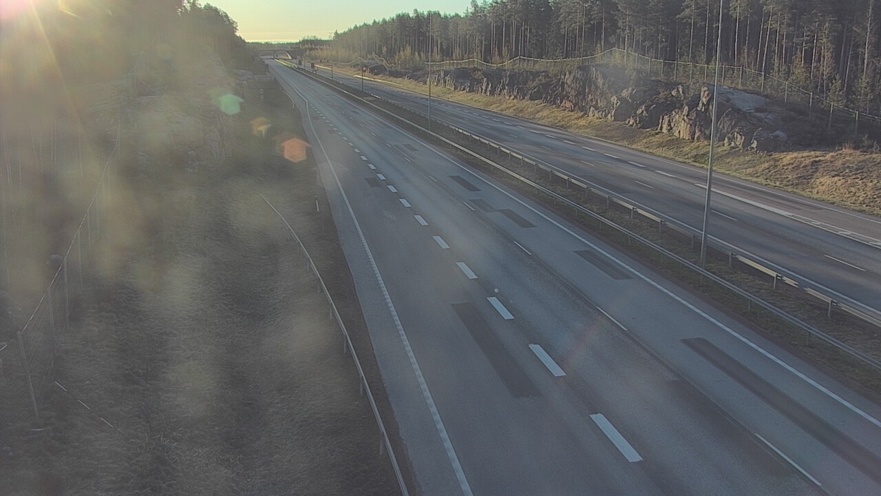 Weather Camera Image Väg 7 Pyttis Markkinamäki, öst, Pyhtää, Kymenlaakso