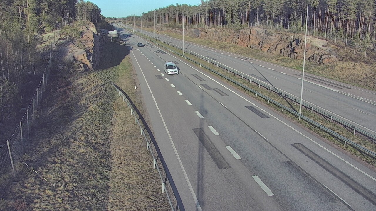 Weather Camera Image Väg 7 Pyttis Markkinamäki, öst, Pyhtää, Kymenlaakso