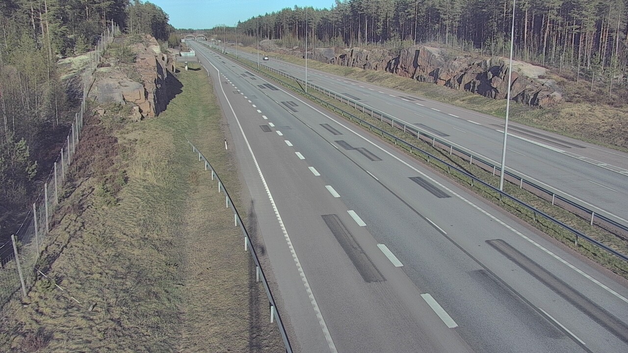 Weather Camera Image Väg 7 Pyttis Markkinamäki, öst, Pyhtää, Kymenlaakso
