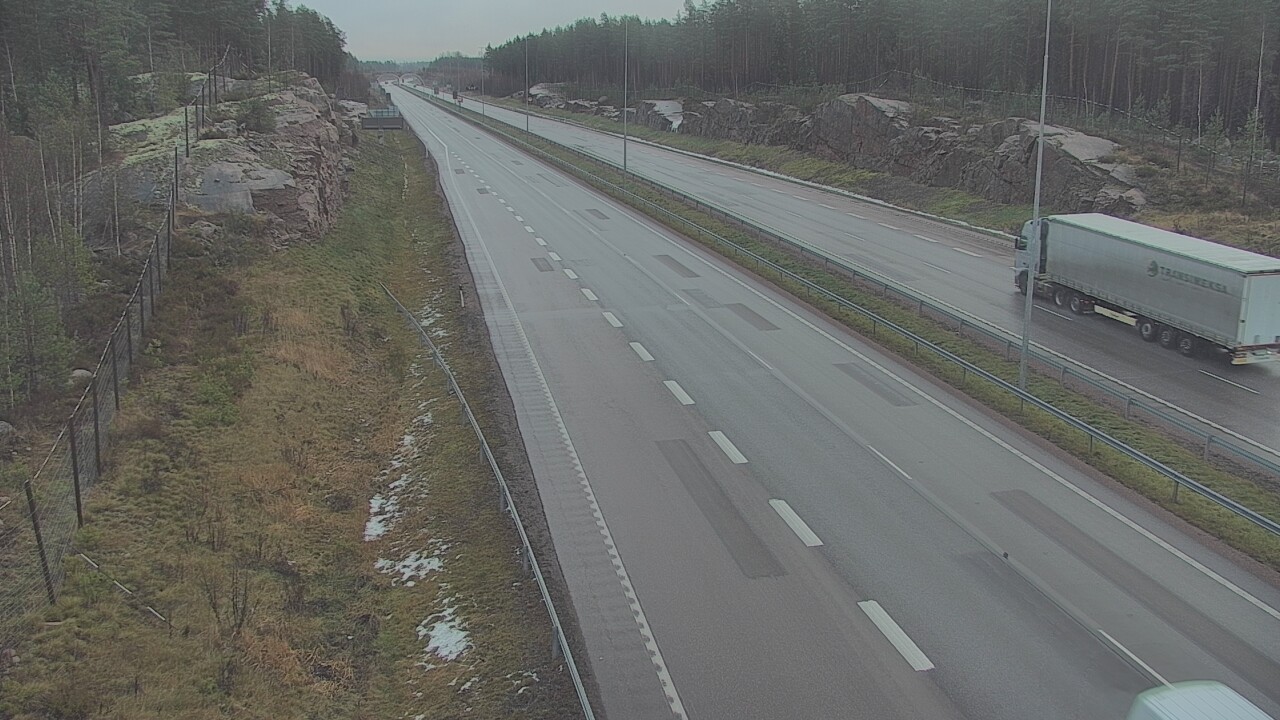 Weather Camera Image Väg 7 Pyttis Markkinamäki, öst, Pyhtää, Kymenlaakso