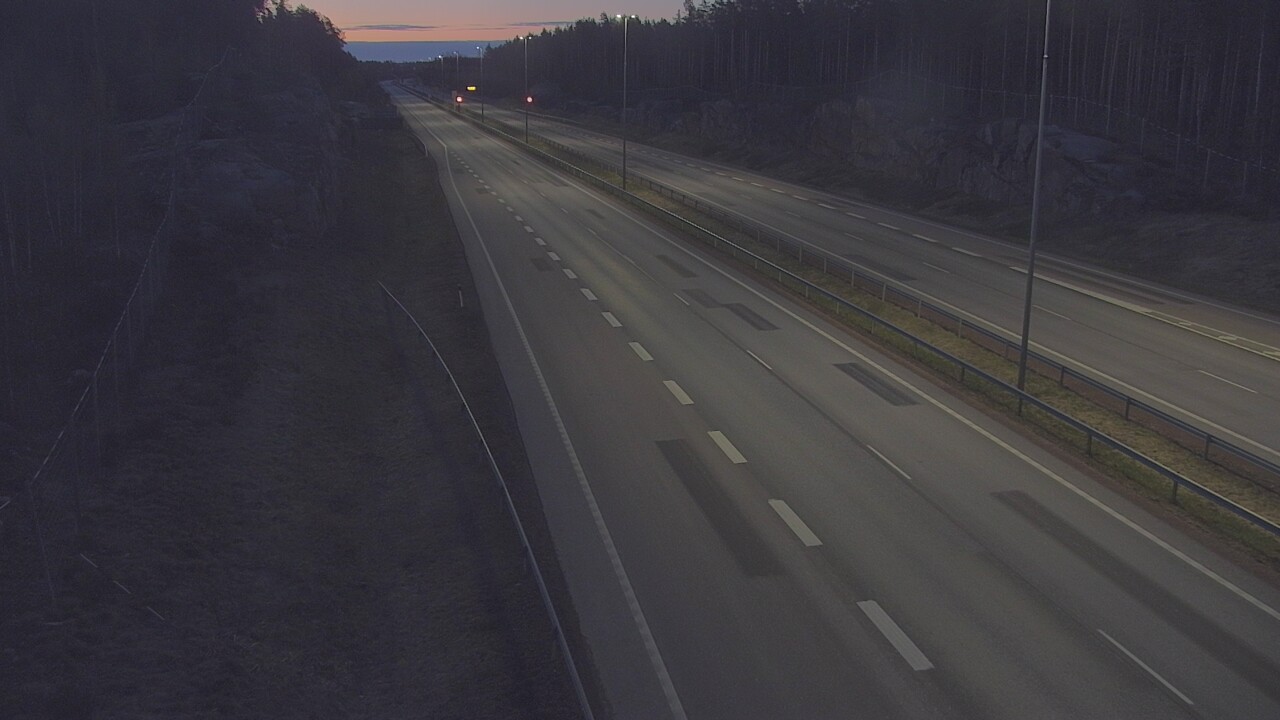 Weather Camera Image Väg 7 Pyttis Markkinamäki, öst, Pyhtää, Kymenlaakso