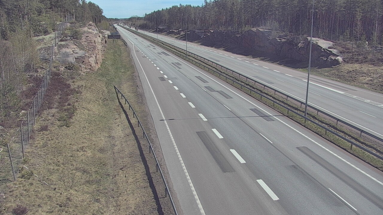 Weather Camera Image Väg 7 Pyttis Markkinamäki, öst, Pyhtää, Kymenlaakso