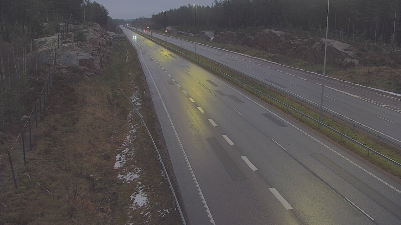 Weather Camera Image Väg 7 Pyttis Markkinamäki, öst, Pyhtää, Kymenlaakso