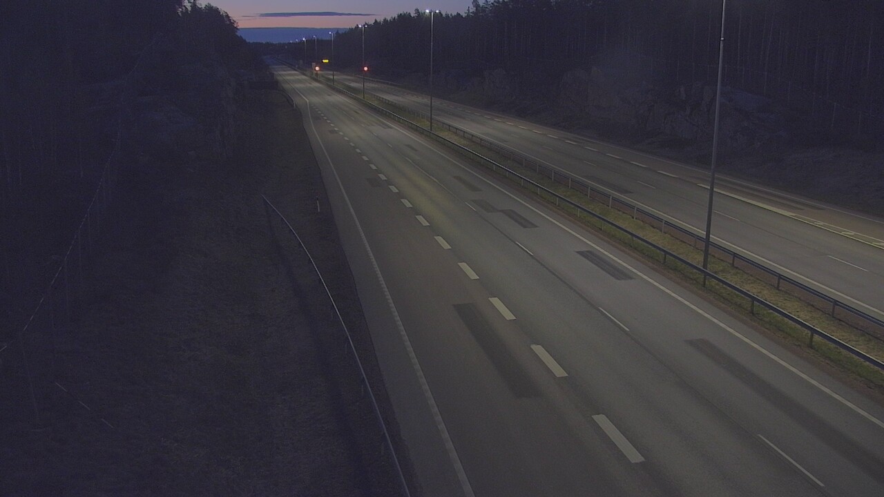 Weather Camera Image Väg 7 Pyttis Markkinamäki, öst, Pyhtää, Kymenlaakso