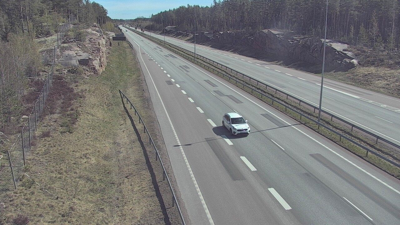 Weather Camera Image Väg 7 Pyttis Markkinamäki, öst, Pyhtää, Kymenlaakso