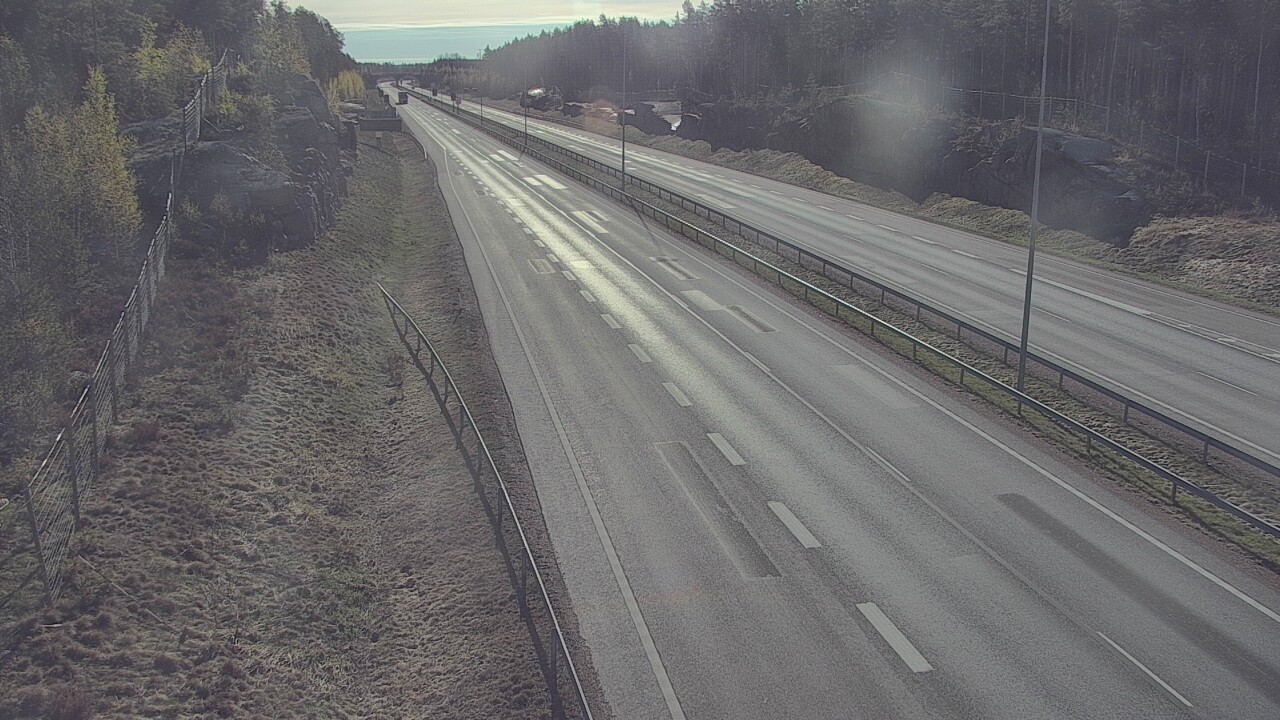 Weather Camera Image Väg 7 Pyttis Markkinamäki, öst, Pyhtää, Kymenlaakso