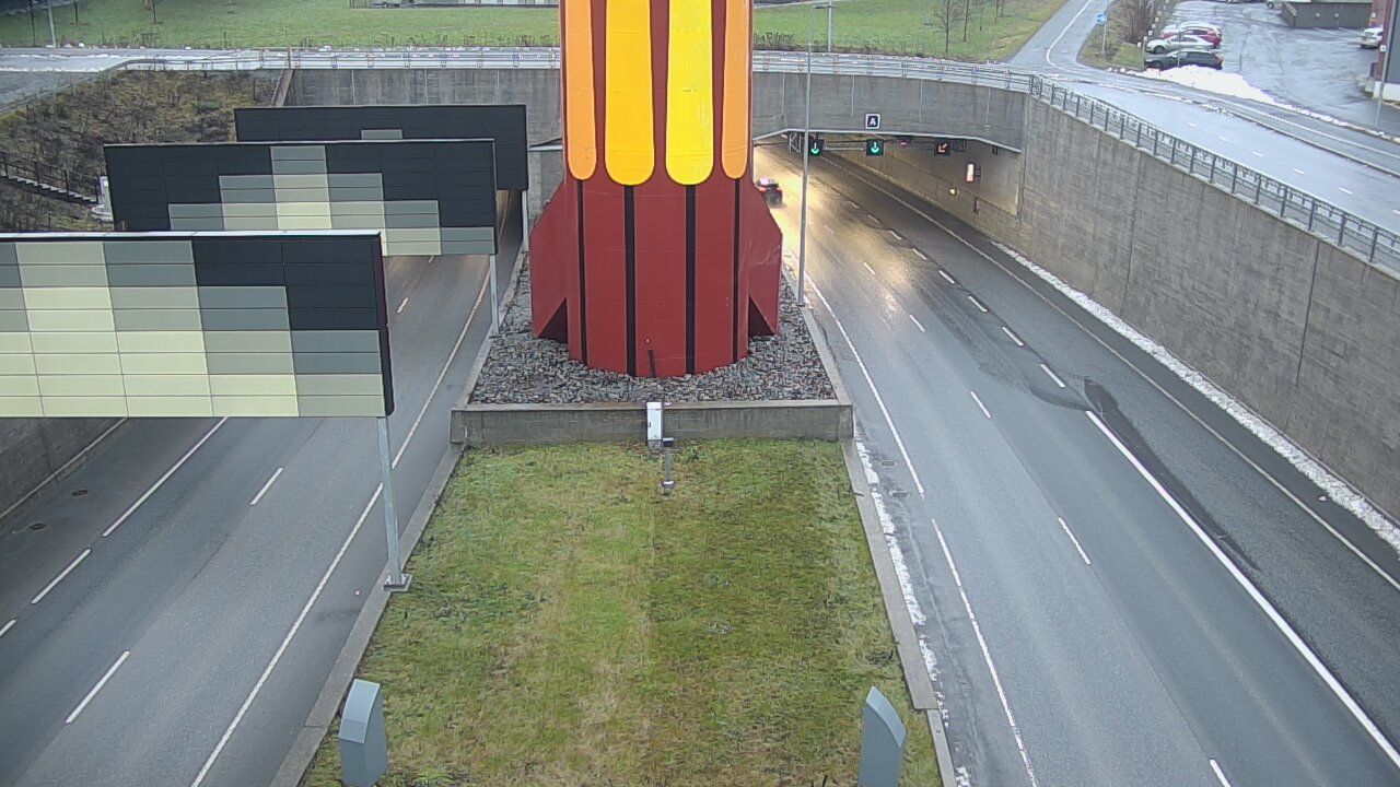 Weather Camera Image Väg 12 Tammerfors, Rantatunneli bom väst, Tampere, Pirkanmaa