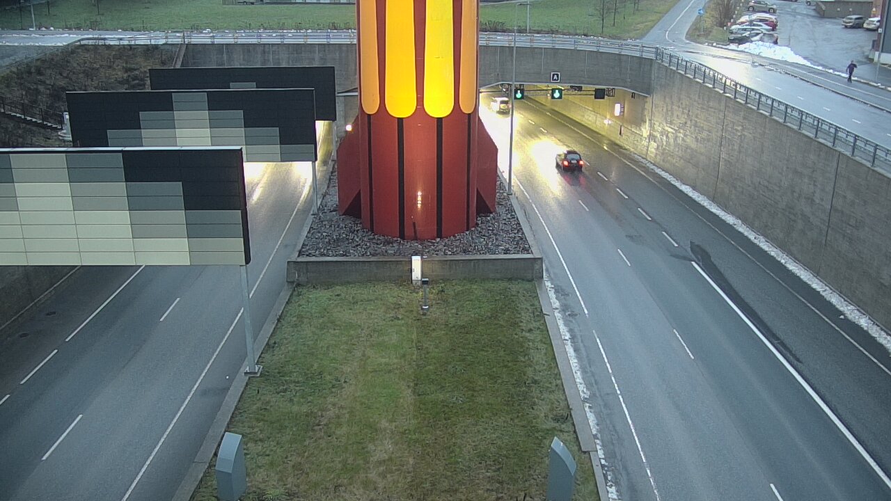 Weather Camera Image Väg 12 Tammerfors, Rantatunneli bom väst, Tampere, Pirkanmaa