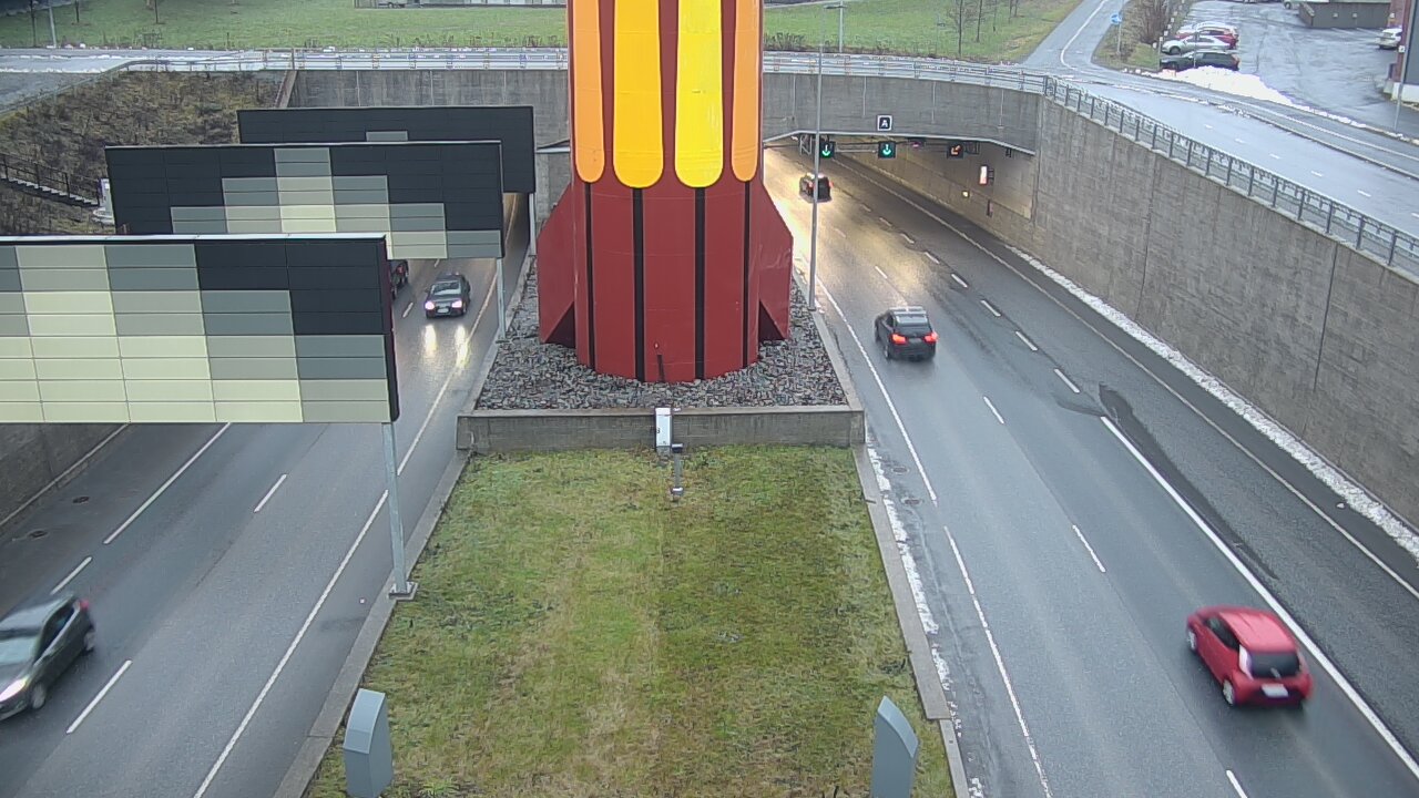 Weather Camera Image Väg 12 Tammerfors, Rantatunneli bom väst, Tampere, Pirkanmaa