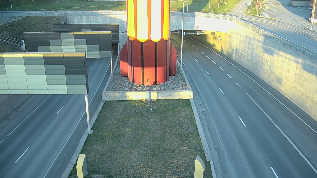 Weather Camera Image Road 12 Tampere, Rantatunneli boom west, Tampere, Pirkanmaa
