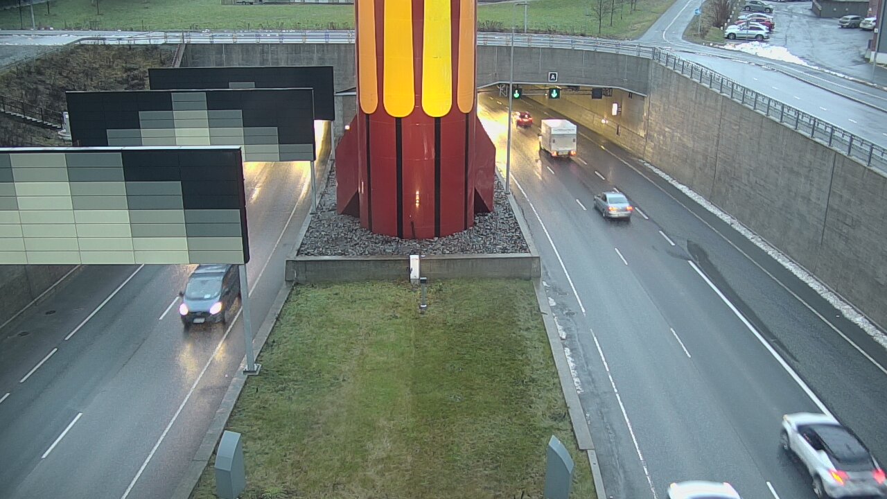 Weather Camera Image Väg 12 Tammerfors, Rantatunneli bom väst, Tampere, Pirkanmaa