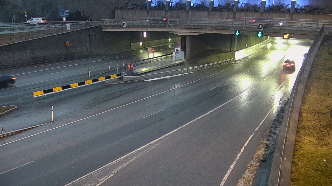 Weather Camera Image Road 12 Tampere, Rantatunneli boom, east, Tampere, Pirkanmaa