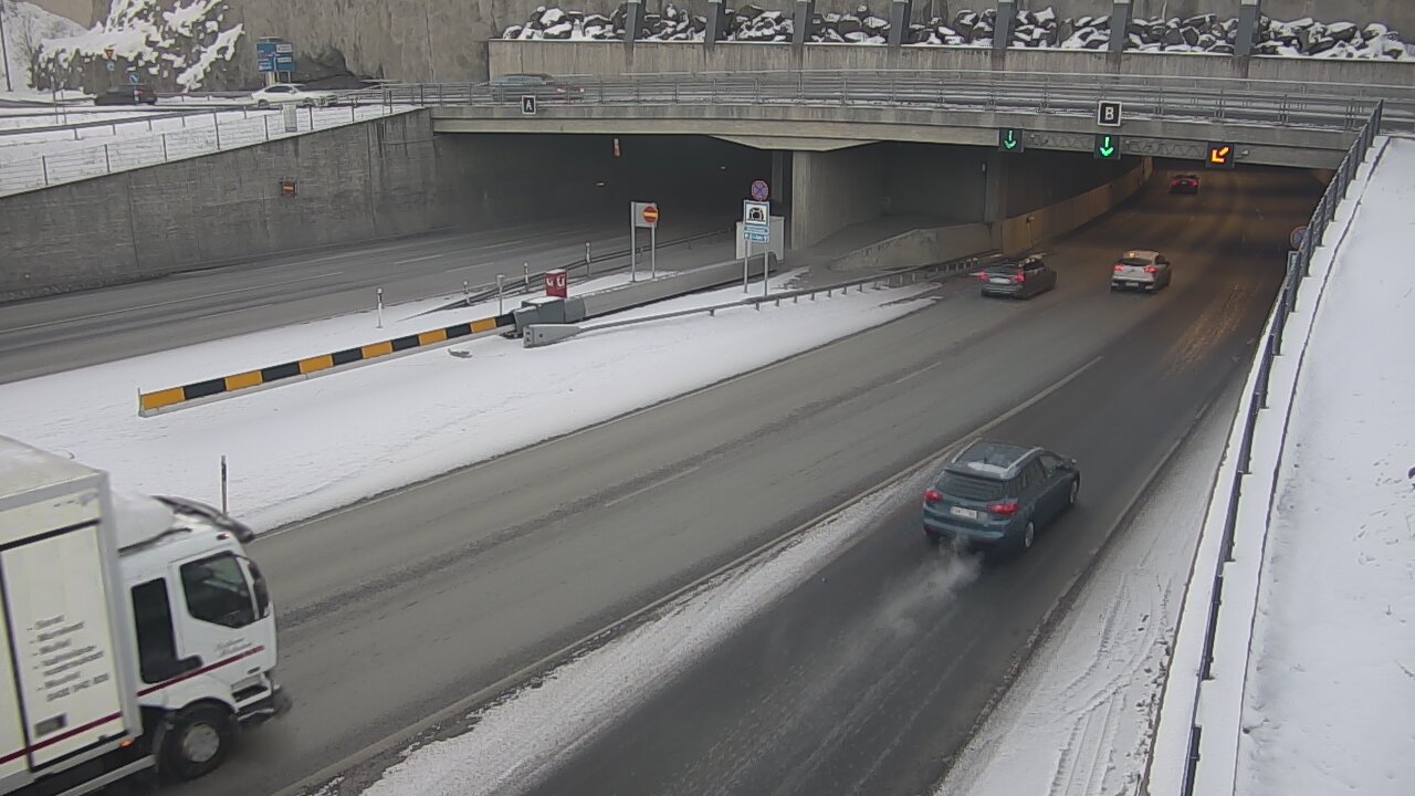 Weather Camera Image Road 12 Tampere, Rantatunneli boom, east, Tampere, Pirkanmaa