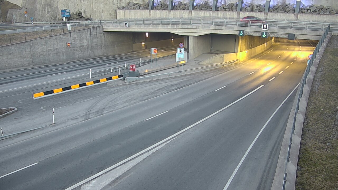 Kelikamerat Kuva Tie 12 Tampere, Rantatunneli puomi, itä, Tampere, Pirkanmaa