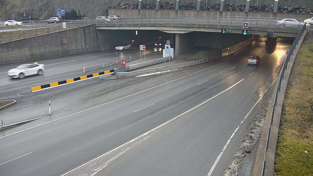 Weather Camera Image Road 12 Tampere, Rantatunneli boom, east, Tampere, Pirkanmaa