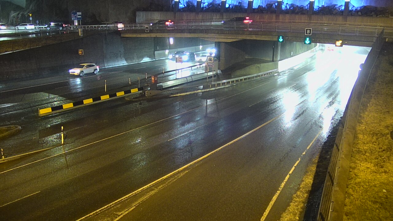 Weather Camera Image Road 12 Tampere, Rantatunneli boom, east, Tampere, Pirkanmaa