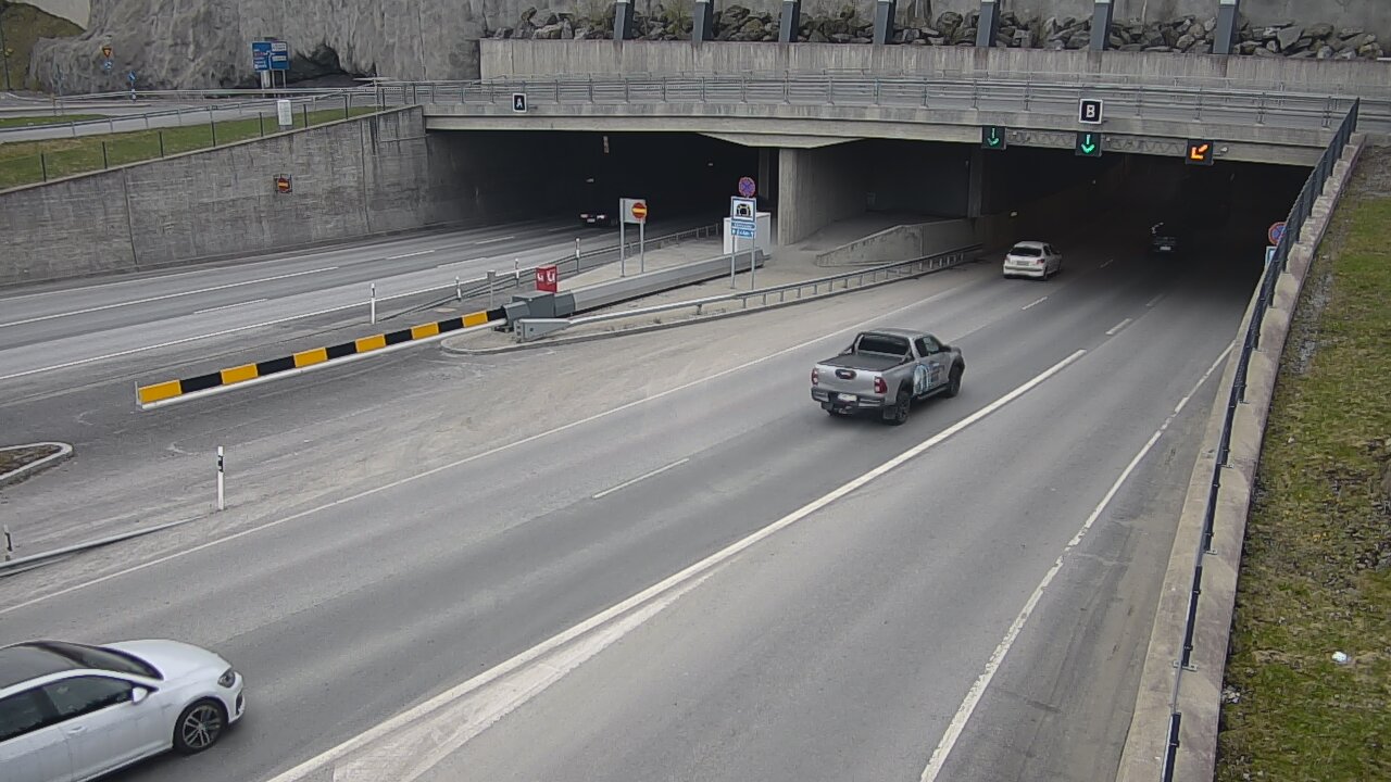 Weather Camera Image Väg 12 Tammerfors, Rantatunneli bom, öster, Tampere, Pirkanmaa