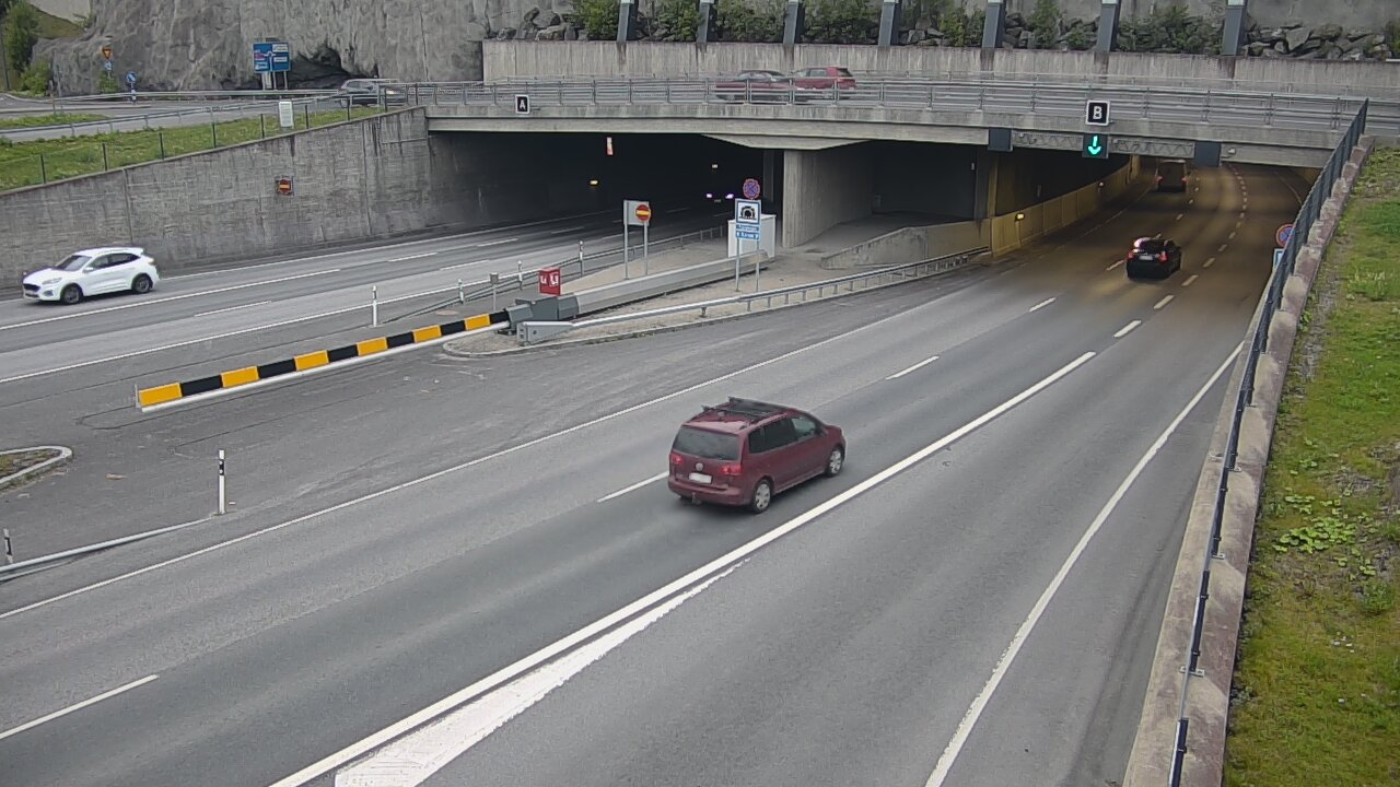 Weather Camera Image Road 12 Tampere, Rantatunneli boom, east, Tampere, Pirkanmaa