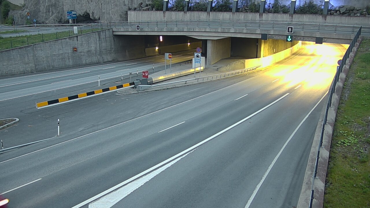 Weather Camera Image Road 12 Tampere, Rantatunneli boom, east, Tampere, Pirkanmaa