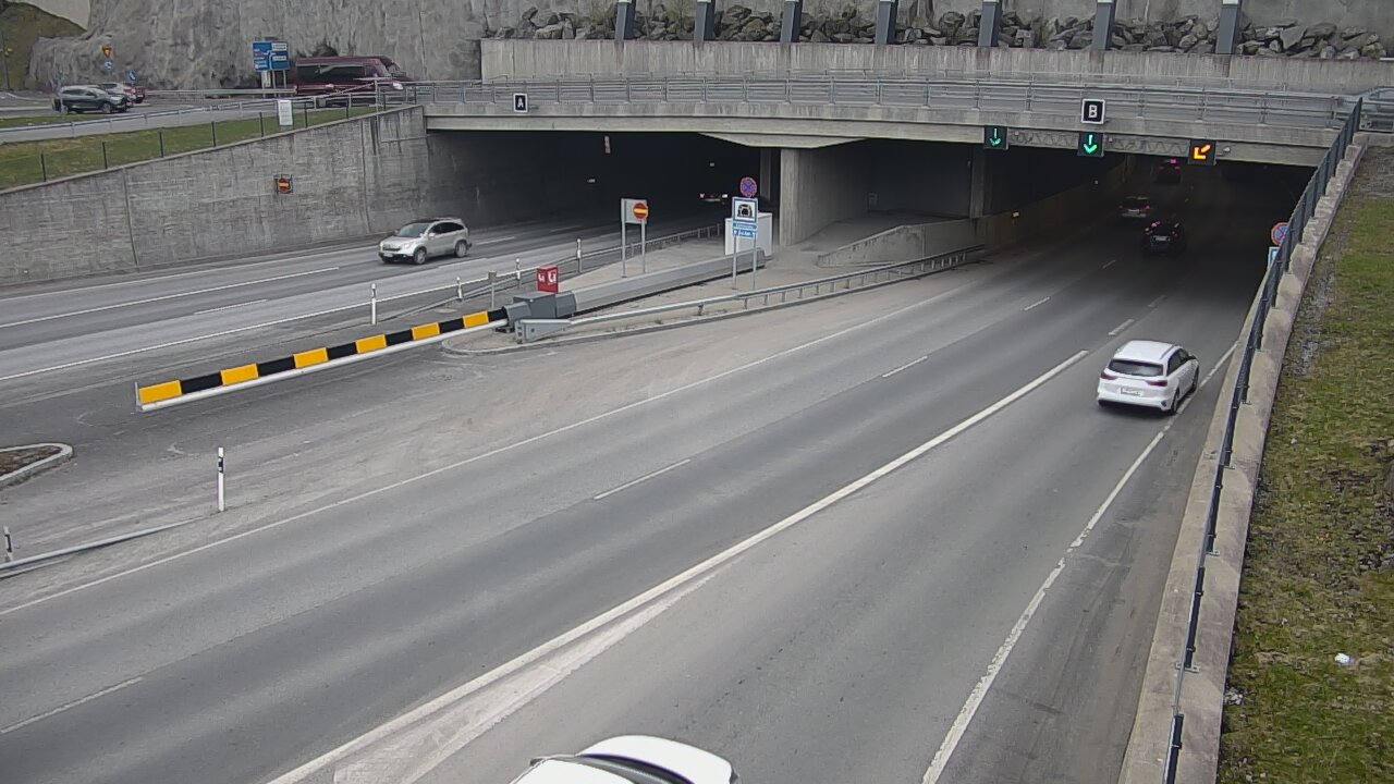 Weather Camera Image Väg 12 Tammerfors, Rantatunneli bom, öster, Tampere, Pirkanmaa
