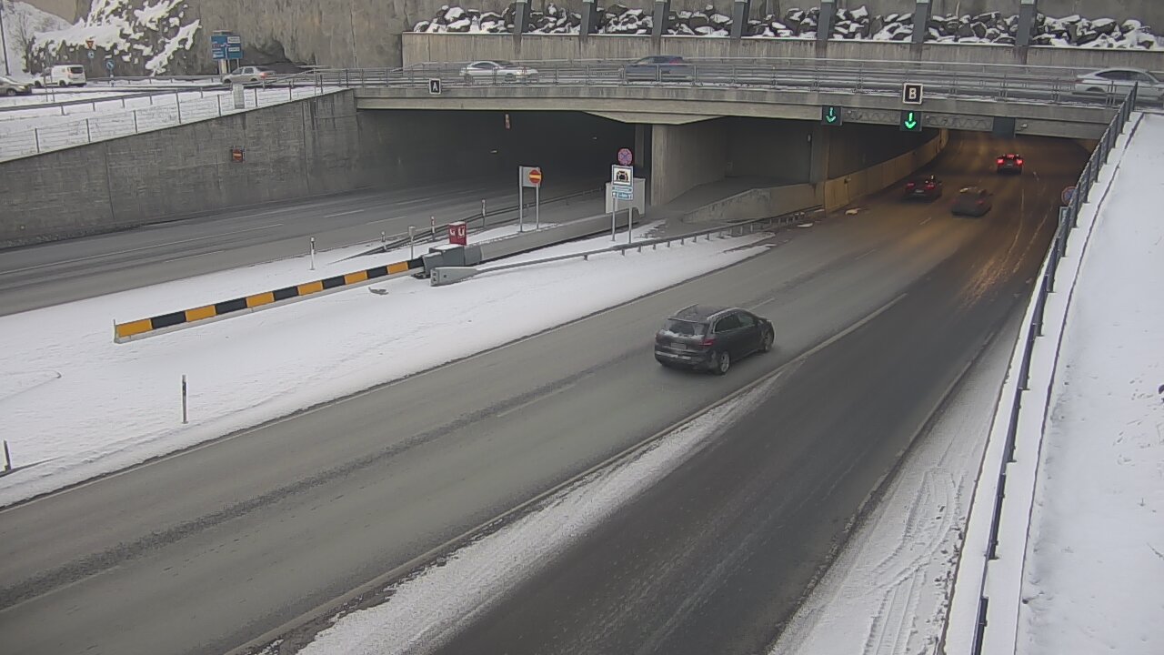 Weather Camera Image Road 12 Tampere, Rantatunneli boom, east, Tampere, Pirkanmaa