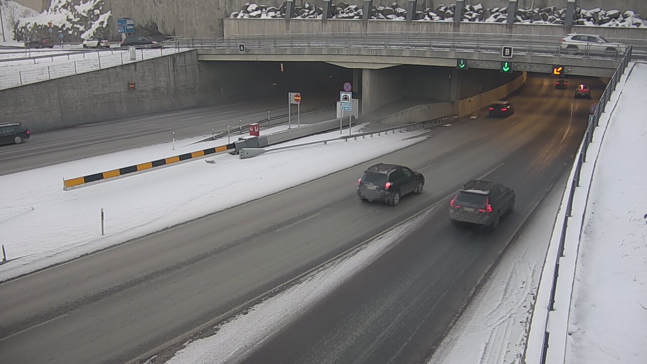 Weather Camera Image Road 12 Tampere, Rantatunneli boom, east, Tampere, Pirkanmaa