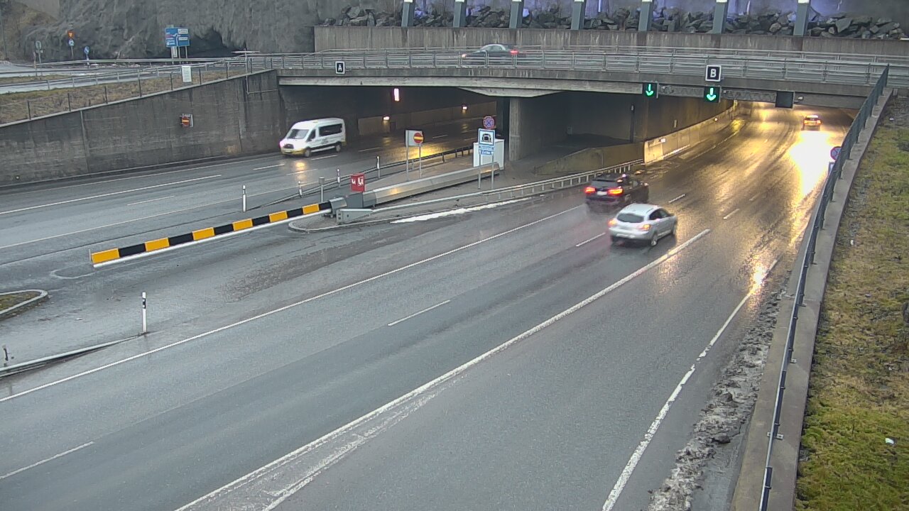 Weather Camera Image Road 12 Tampere, Rantatunneli boom, east, Tampere, Pirkanmaa