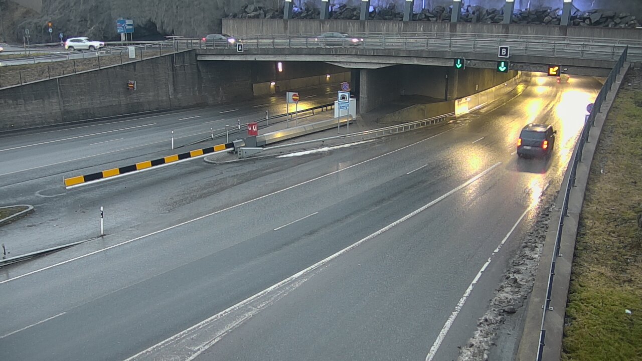 Weather Camera Image Road 12 Tampere, Rantatunneli boom, east, Tampere, Pirkanmaa