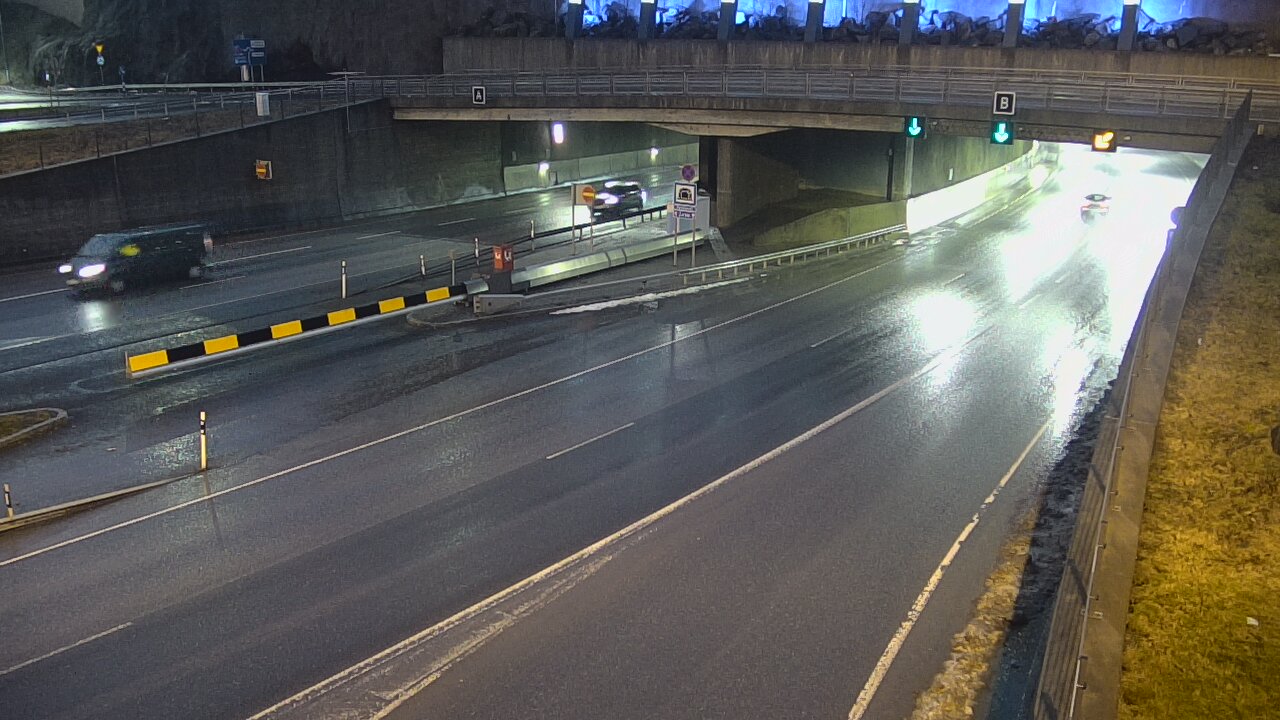 Weather Camera Image Road 12 Tampere, Rantatunneli boom, east, Tampere, Pirkanmaa