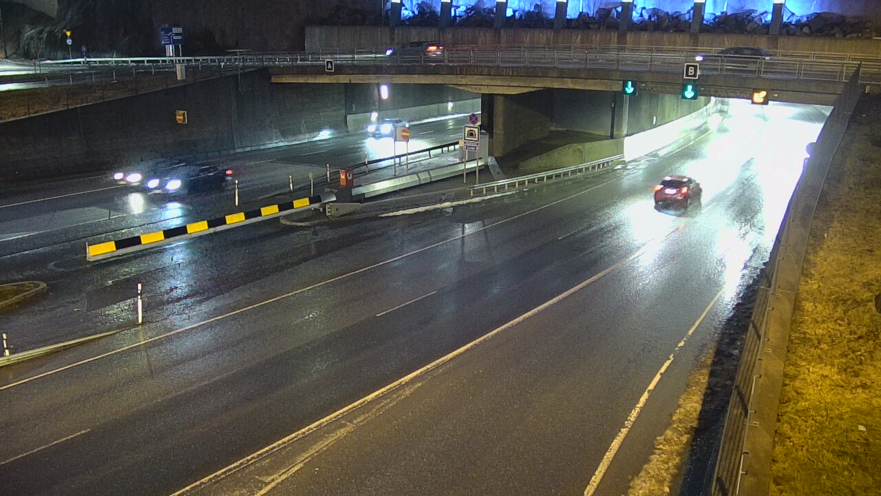 Weather Camera Image Road 12 Tampere, Rantatunneli boom, east, Tampere, Pirkanmaa