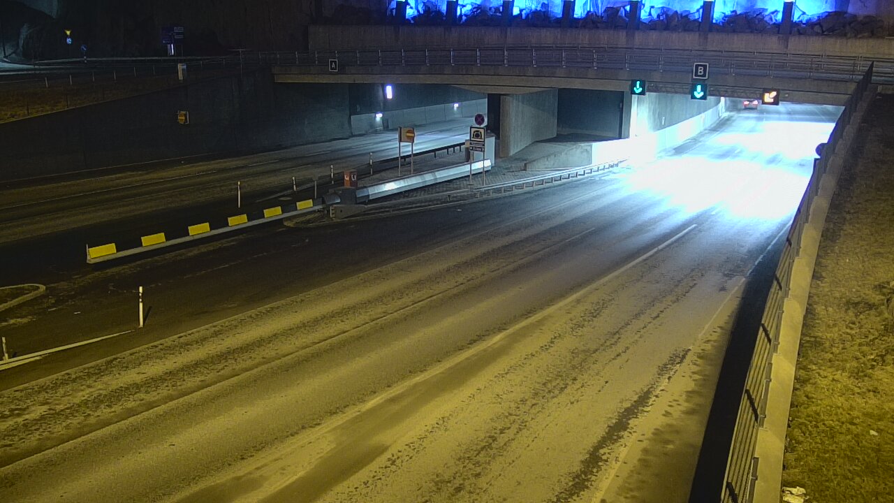 Weather Camera Image Road 12 Tampere, Rantatunneli boom, east, Tampere, Pirkanmaa