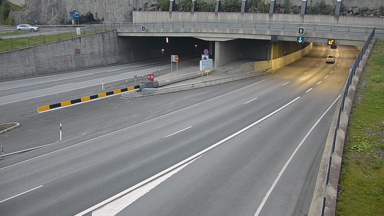 Weather Camera Image Road 12 Tampere, Rantatunneli boom, east, Tampere, Pirkanmaa