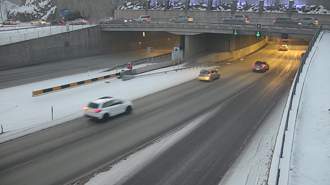 Weather Camera Image Road 12 Tampere, Rantatunneli boom, east, Tampere, Pirkanmaa
