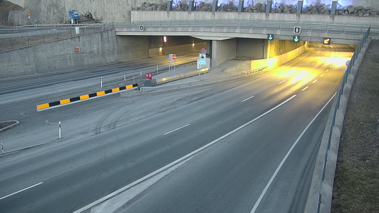 Kelikamerat Kuva Tie 12 Tampere, Rantatunneli puomi, itä, Tampere, Pirkanmaa