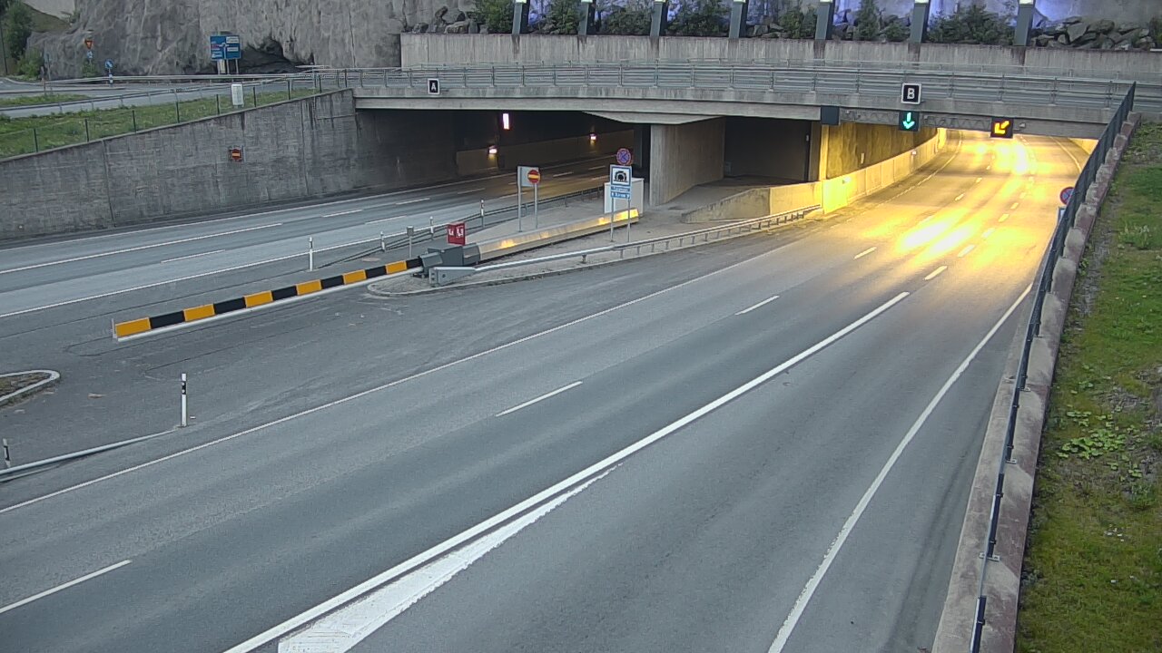 Weather Camera Image Road 12 Tampere, Rantatunneli boom, east, Tampere, Pirkanmaa