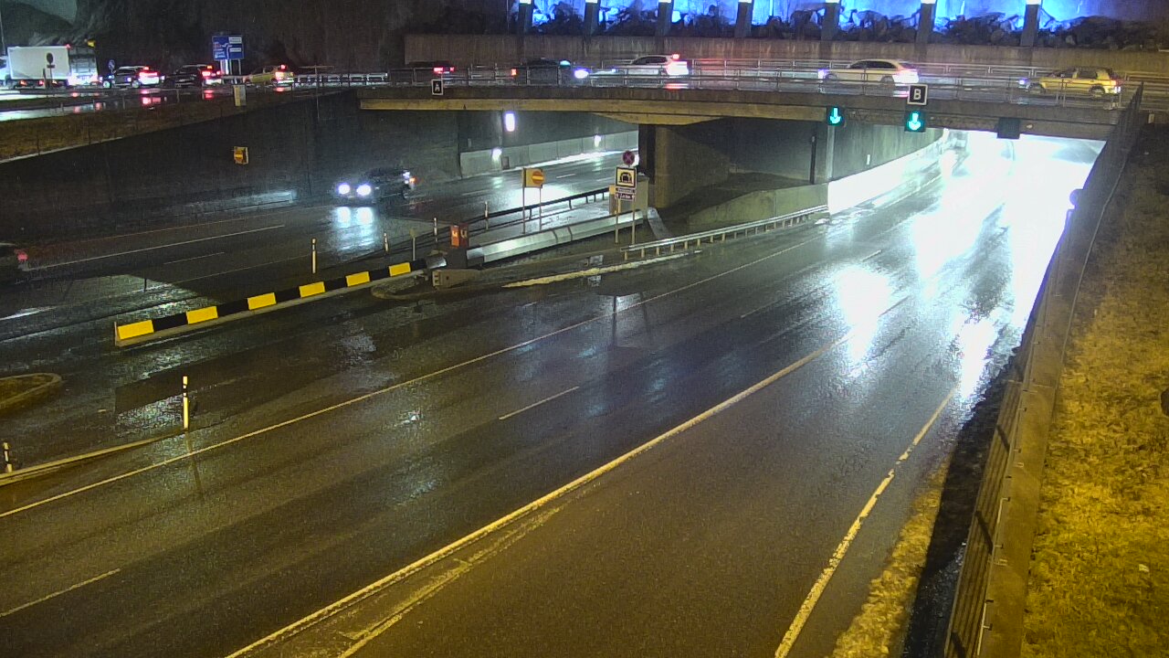 Weather Camera Image Road 12 Tampere, Rantatunneli boom, east, Tampere, Pirkanmaa