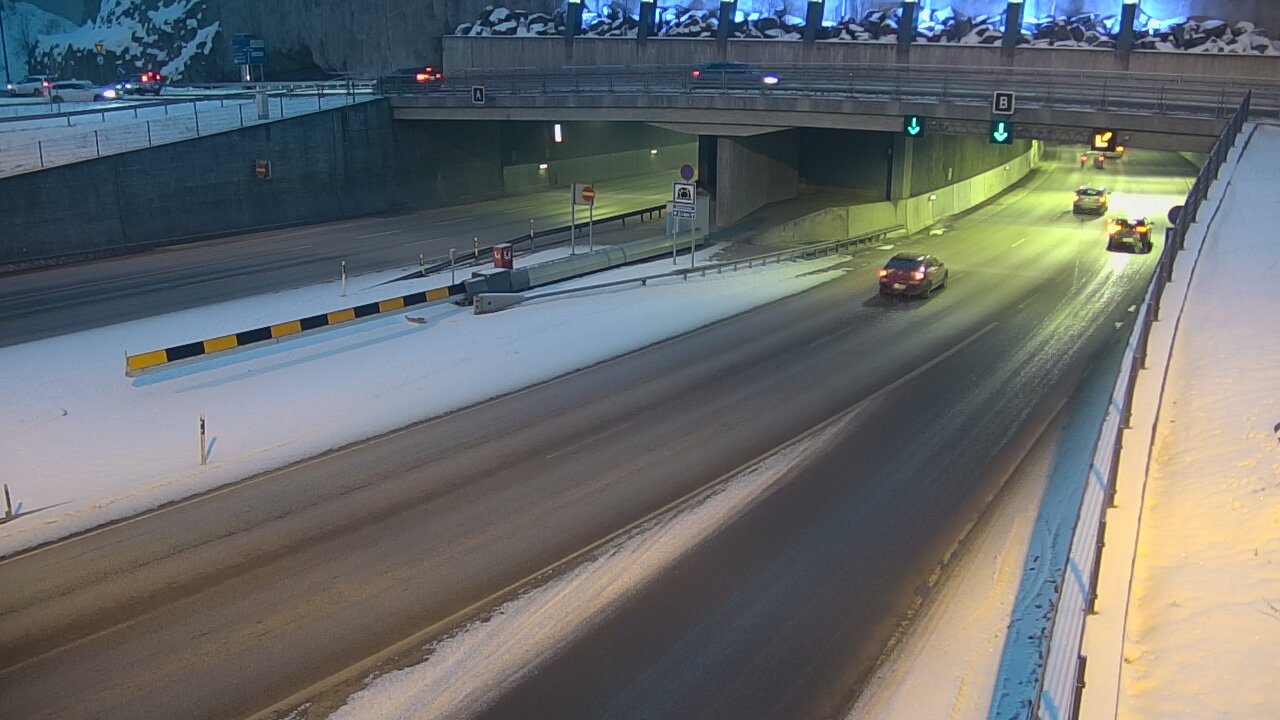 Weather Camera Image Road 12 Tampere, Rantatunneli boom, east, Tampere, Pirkanmaa