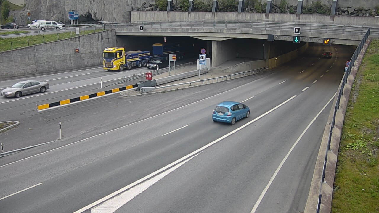 Weather Camera Image Road 12 Tampere, Rantatunneli boom, east, Tampere, Pirkanmaa
